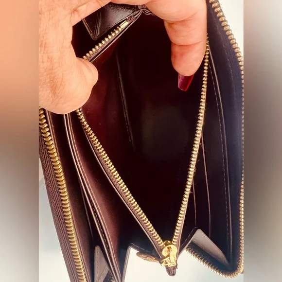 Louis Vuitton Zippy wallet in Amarante Vernis patent leather. GUC - Picture 6 of 8